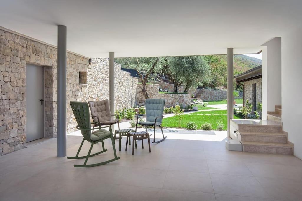 Villa Divina - Apt Divina Con Piscina E Vista Lago Castelletto Di Brenzone Exterior foto